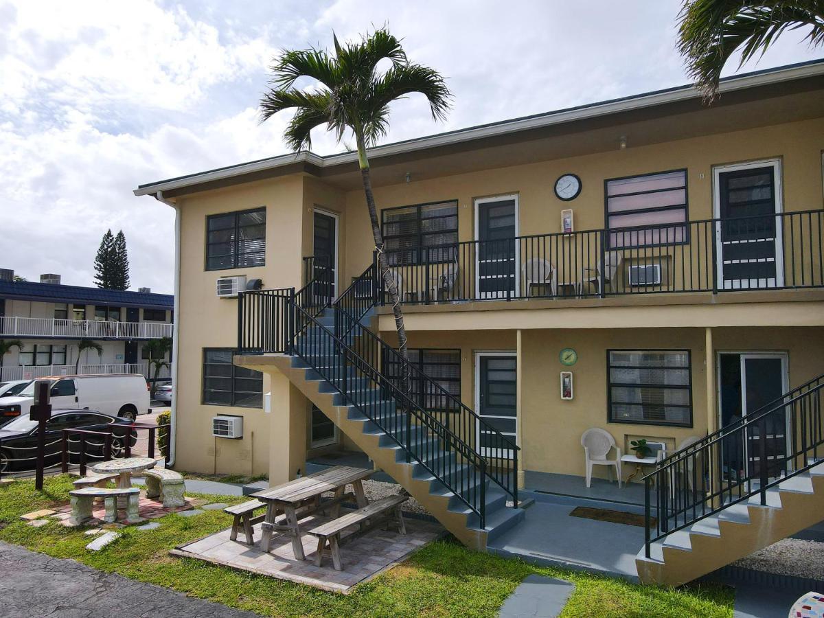 Tropic Isle Hotel & Apartment Hollywood Esterno foto