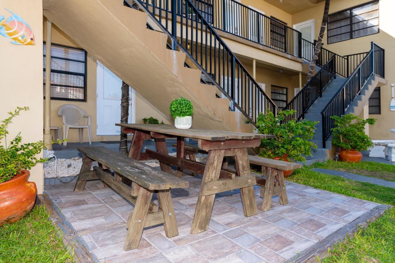 Tropic Isle Hotel & Apartment Hollywood Esterno foto
